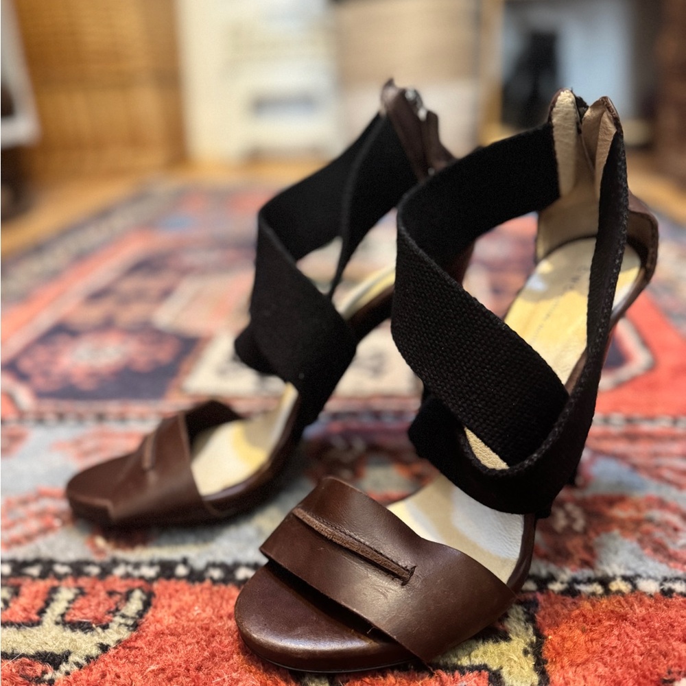 C'N'C CoSTUME NATIONAL Brown Leather & Black Canvas Wrap Heels - Made in Italy - Picture 3 of 10